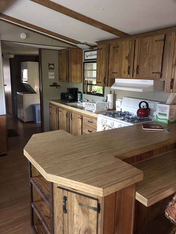 J&S Creekside Cabins cottage kitchen